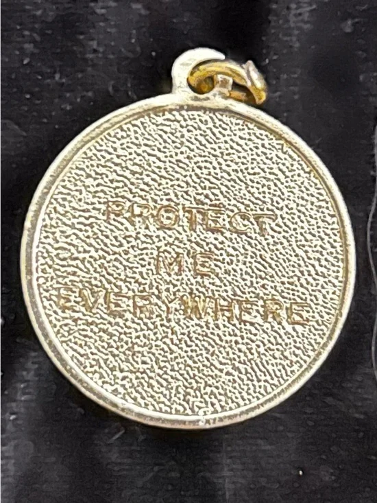 Gold tone Religious Medal Pendant - Picture 2 of 4